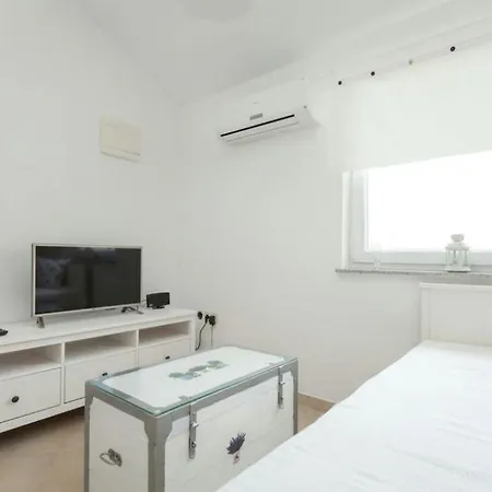 Jagacic & Rent A Bike Apartment *